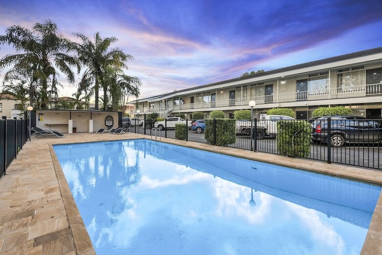 Park Motor Inn