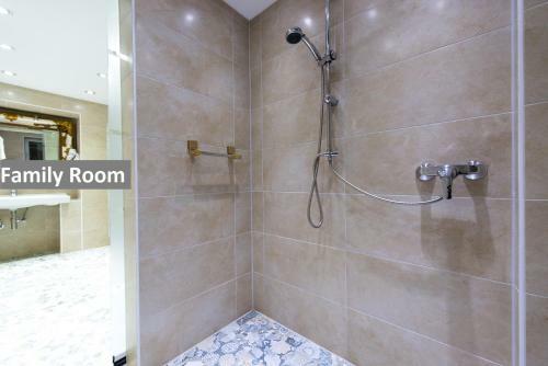 Hotel Ravel International