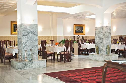 Hotel Ravel International