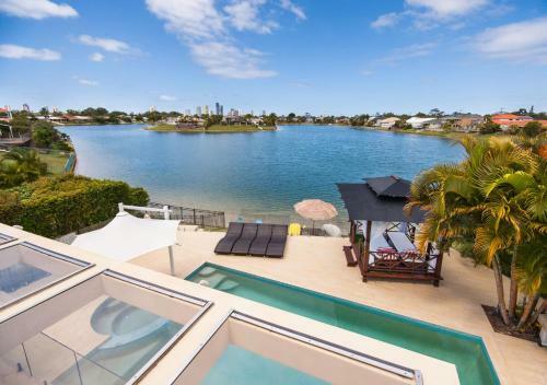 Broadbeach Waterfront Holiday House