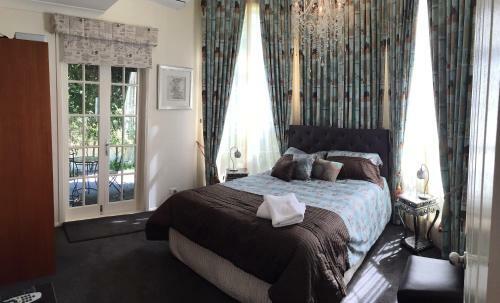 Broadbeach Waterfront Holiday House