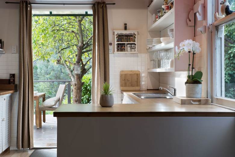 Viola @ Hepburn Springs