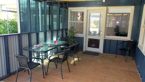 Wattle Grove Apartment