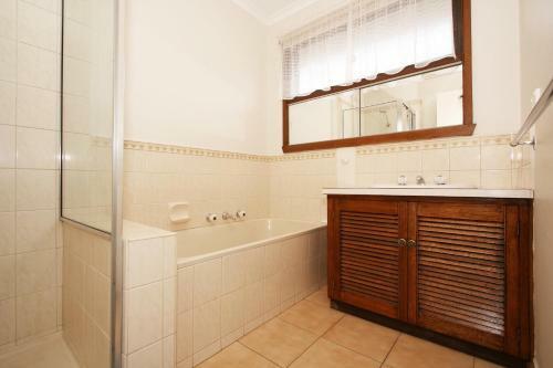 Rent Melbourne