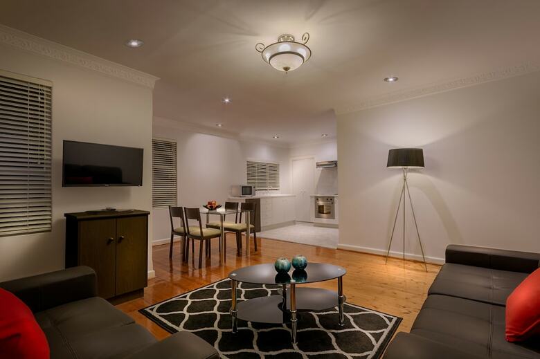 Crest On Barkly Serviced Apartments