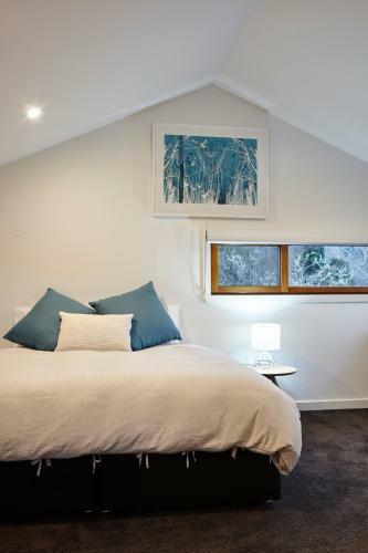 Mountin Hut - Central Bright