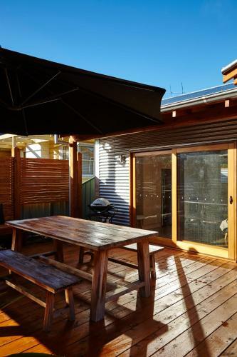 Mountin Hut - Central Bright