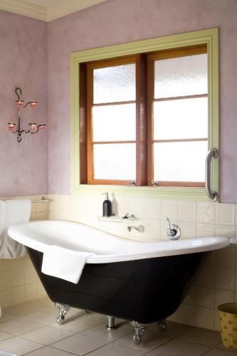 Bed & Breakfast The Spotted Chook And Amelie's Petite Maison