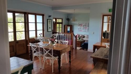 Bed & Breakfast The Spotted Chook And Amelie's Petite Maison