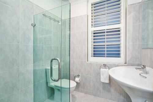 Stn2s 2br Potts Point - Uptown Apartments