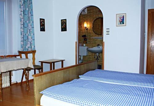 Hostal Pension Alpentraum