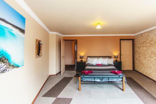 Yot Spot Apartments