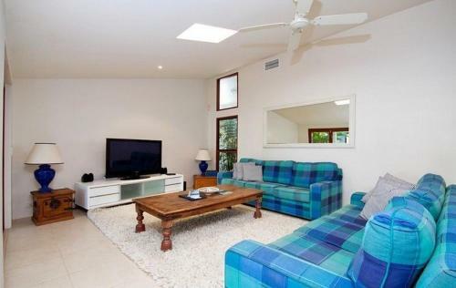 14 Ravenwood Drive