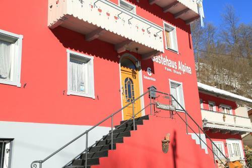 Hostal G�stehaus Alpina