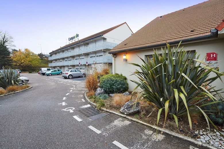 Hotel Campanile Epone