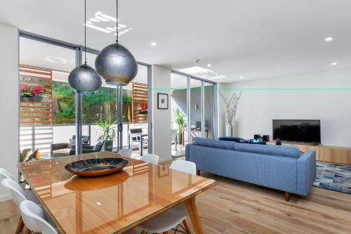 Balmain Rozelle Luxury 2 Bed Self Contained Apartment (105lil)