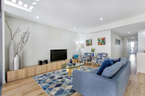Balmain Rozelle Luxury 2 Bed Self Contained Apartment (105lil)