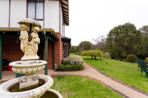 Big Grove Bed & Breakfast