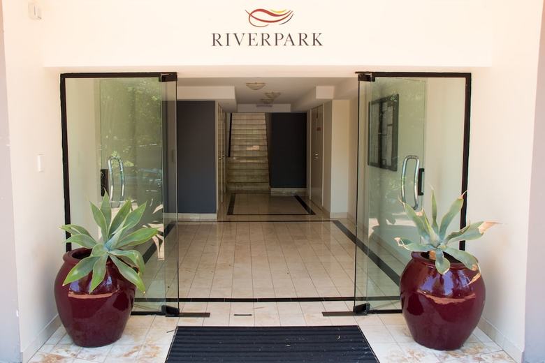 Riverpark - Studio Apartment