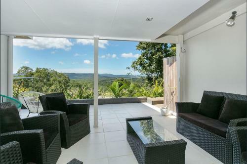 Hilltop Rainforest Retreat