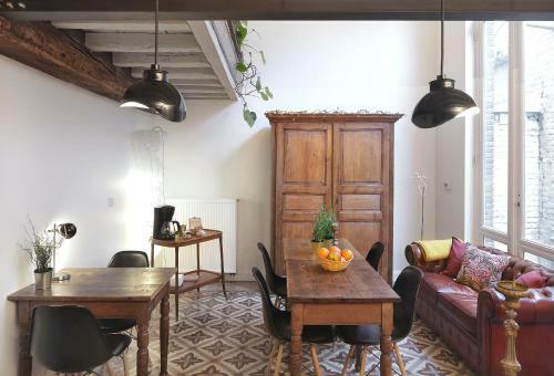 Hostal Alphabed Guest House