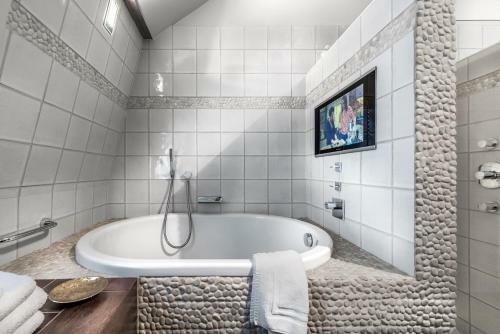 Main Street Hotel