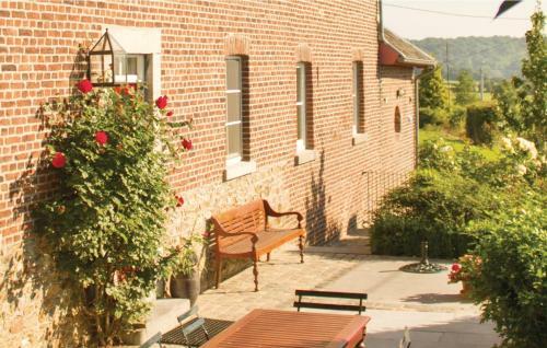 Seven-bedroom Holiday Home In Remersdaal