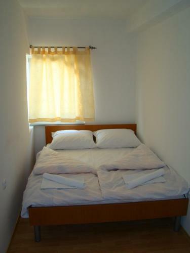 Hostal Pansion Luburi? Apartmens & Rooms