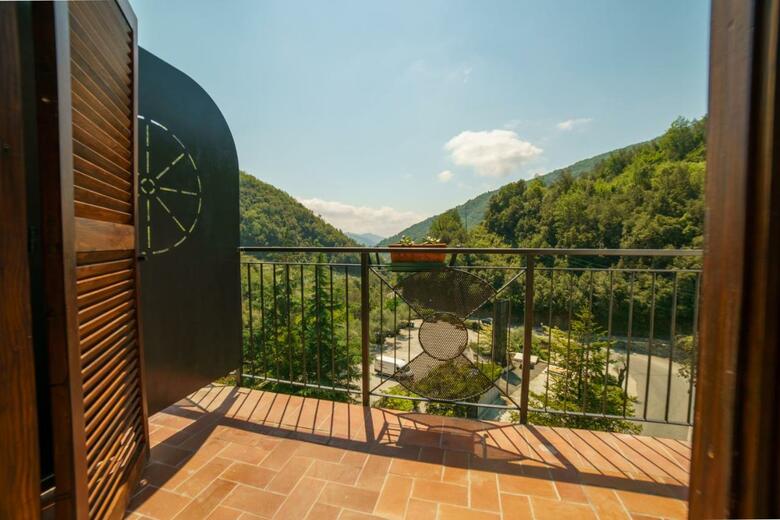 Hotel Lago Bin