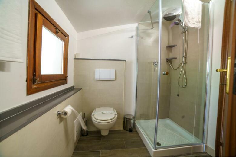 Hotel Lago Bin