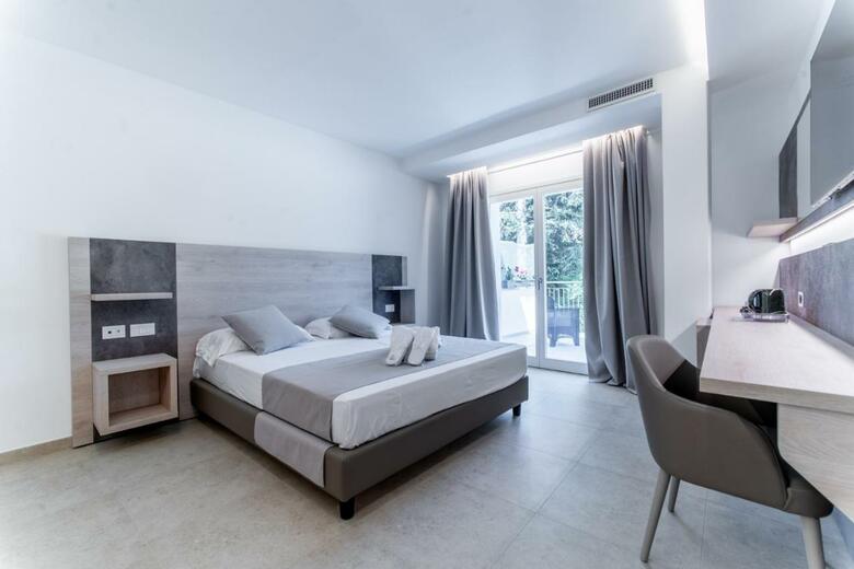 Hotel Lago Bin