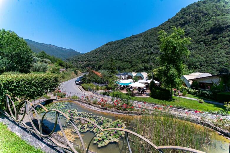 Hotel Lago Bin