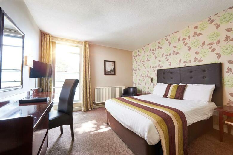 Hotel St James