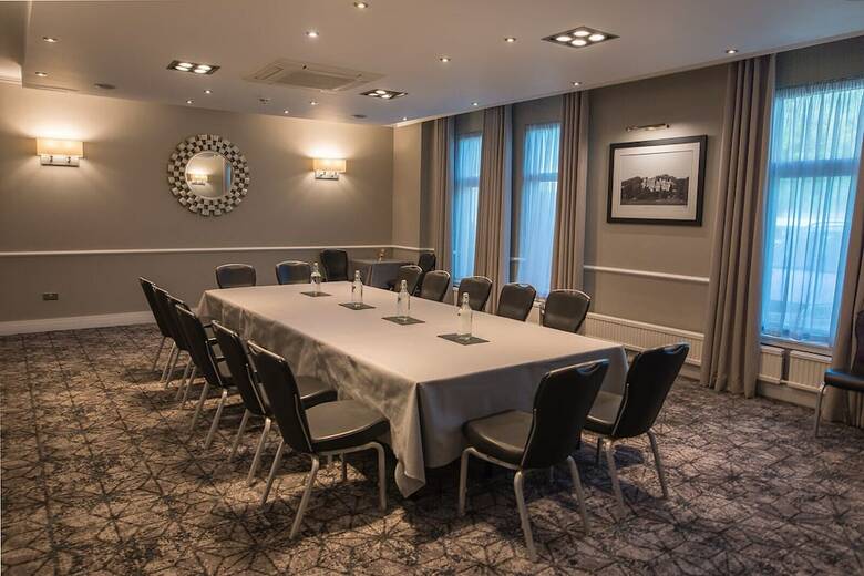 Rosslea Hall Hotel