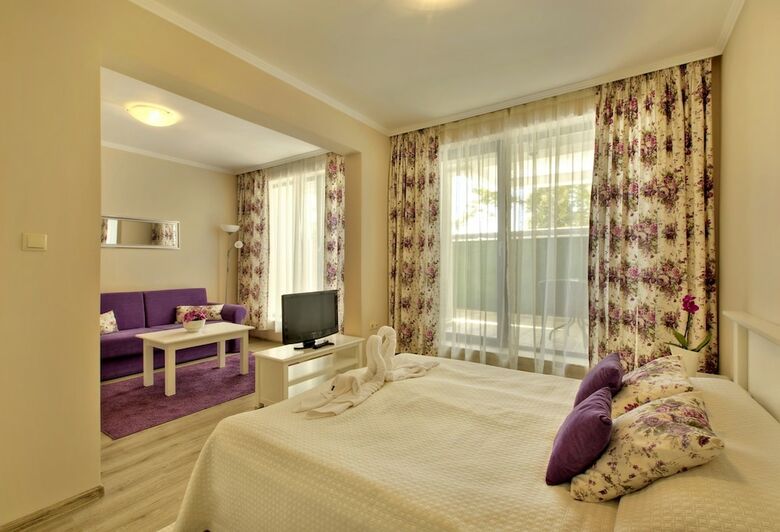 White Rock Castle Suite Hotel & Spa