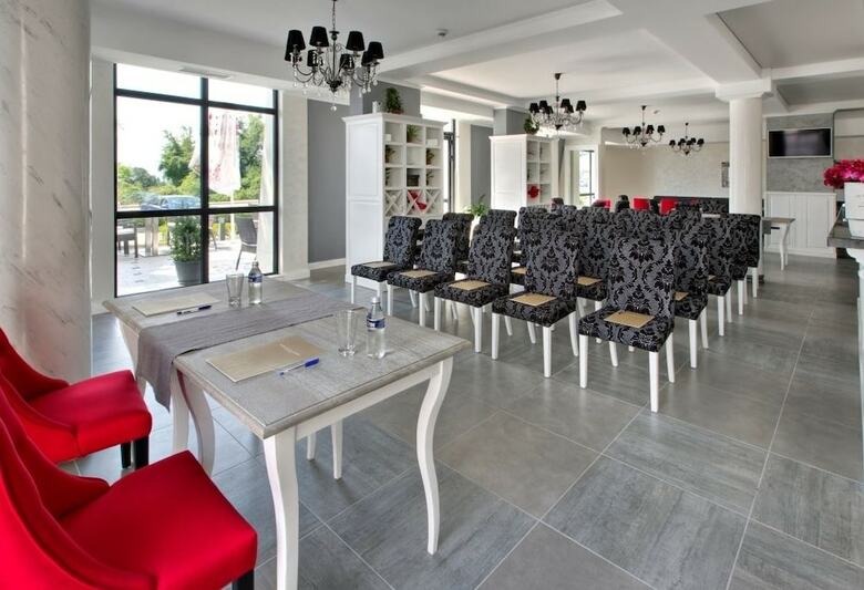 White Rock Castle Suite Hotel & Spa