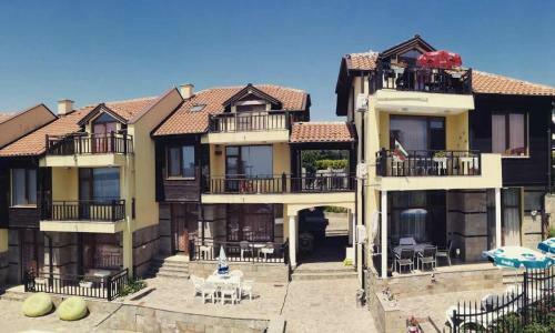 Apartments Elinor Budzhaka