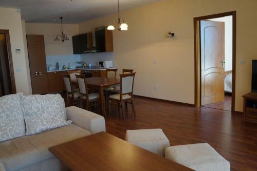 Port Palace Apartments
