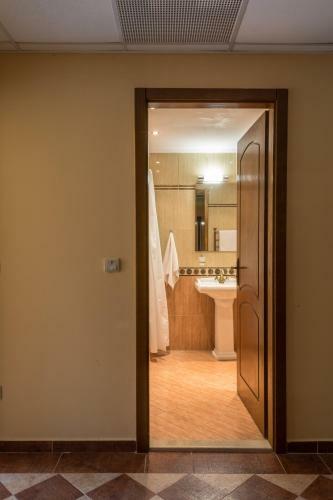 Port Palace Apartments