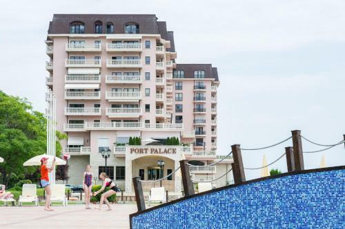 Port Palace Apartments