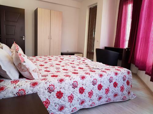 Mariya's Apartments