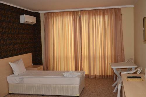 Hotel La Piazza Primorsko Rooms & Apartments