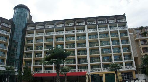 Miramar Front Beach Self Catering Apartments