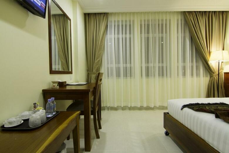 Rose Emerald Hotel