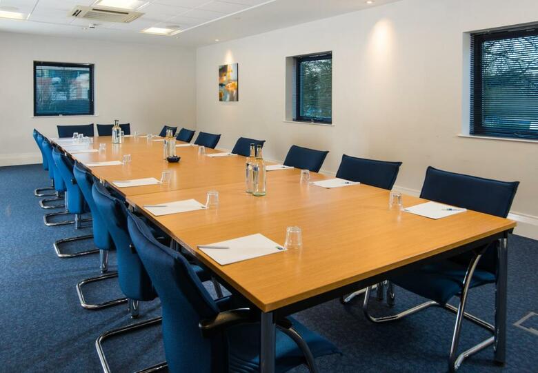 Hotel Express By Holiday Inn Newport