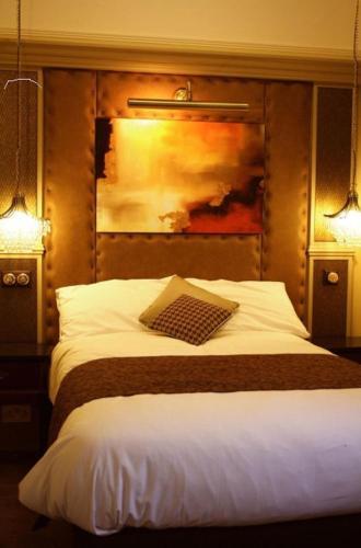 Hotel Saracens Head