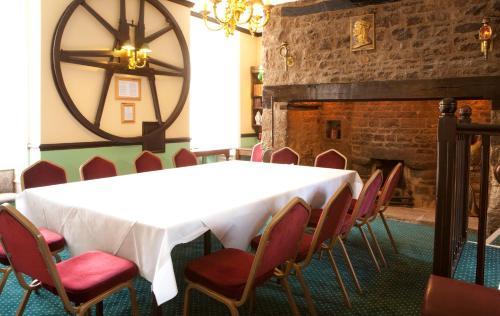 Hotel Saracens Head