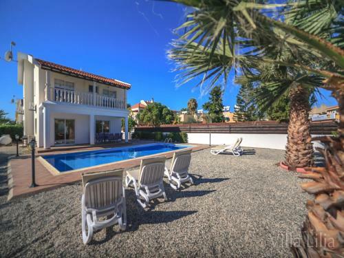 Villa Natalia Coral Bay
