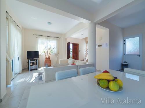 Villa Natalia Coral Bay