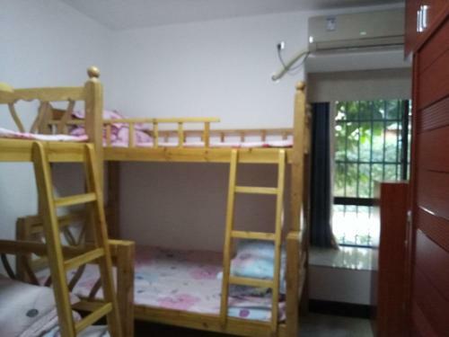 Albergue Ronghe Bieyuan Homestay